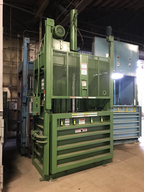 8497 1 Piqua 6030 7 in Cyl Vertical Downstroke Baler