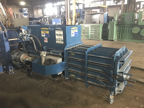 9223 3 TSI TC710 Closed End Horizontal Baler