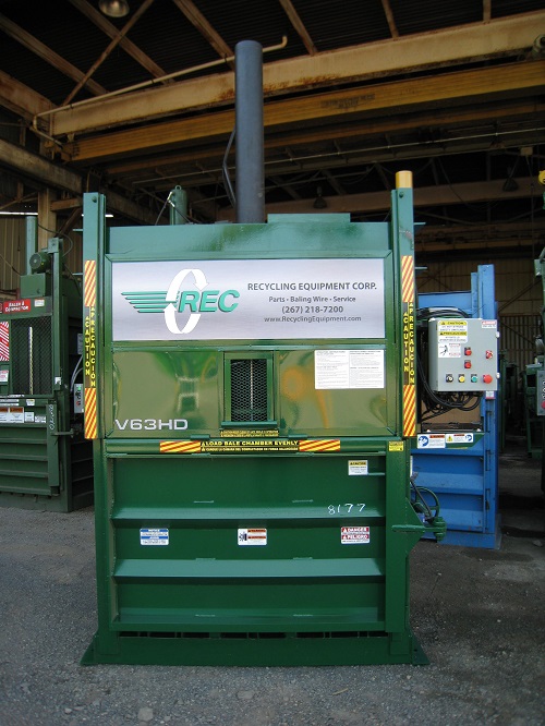 REC Bace V63HD Vertical Baler 2